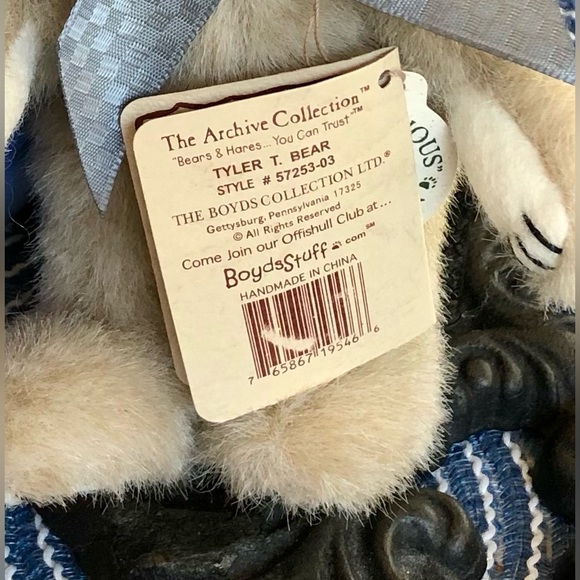 Gen-yoo-wine BOYDS “Tyler T.” 6” Bear - Picture 3 of 7